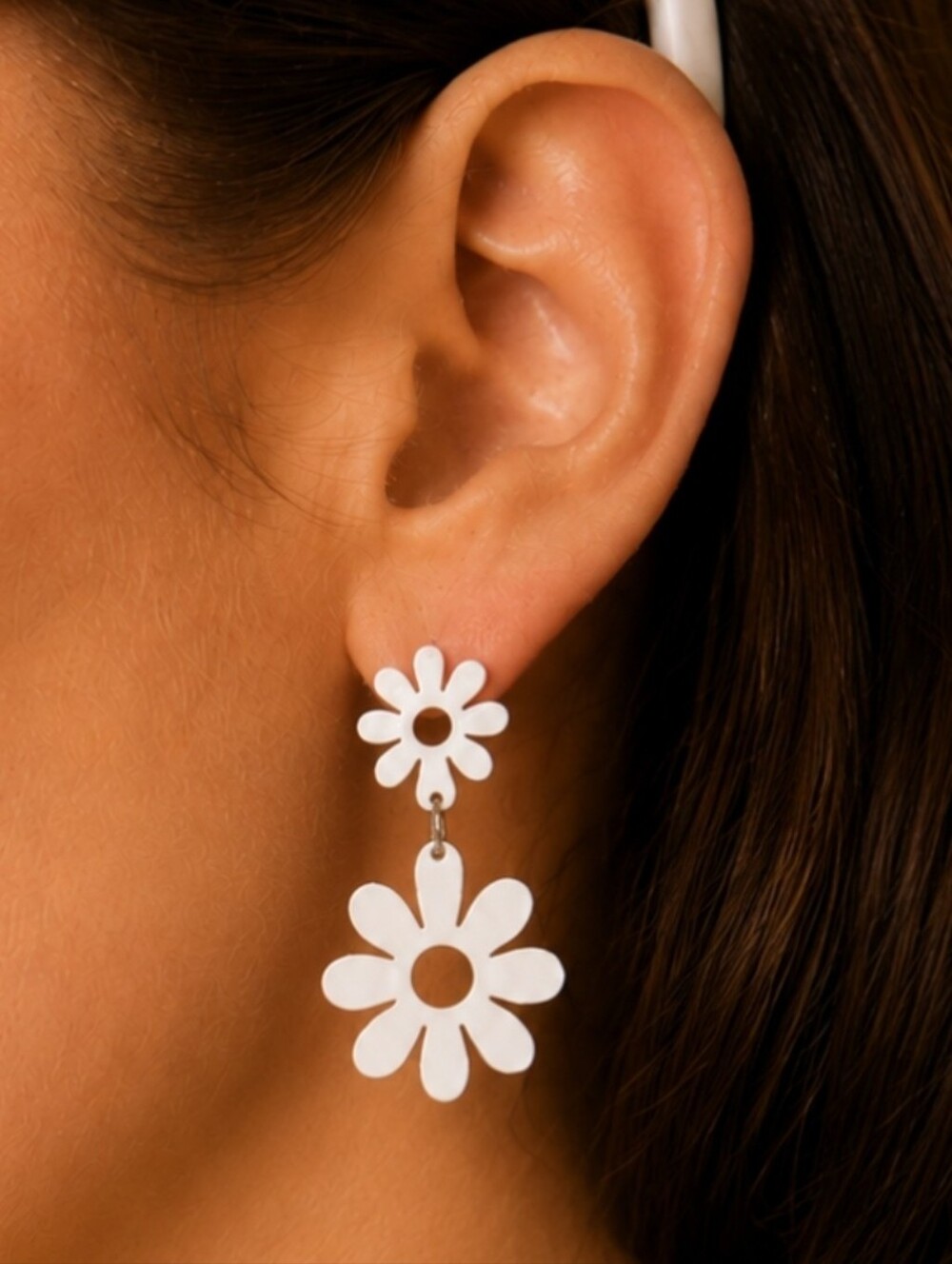 MODCLOTH RETRO VINTAGE VIBE HIPPIE FLOWER EARRINGS 2